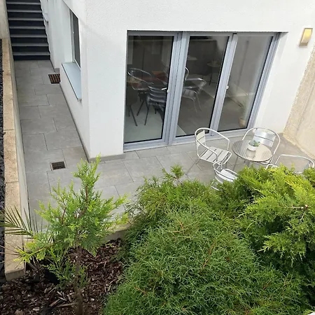 Modernes Mit Grosser Terrasse & Parkplatz Daire